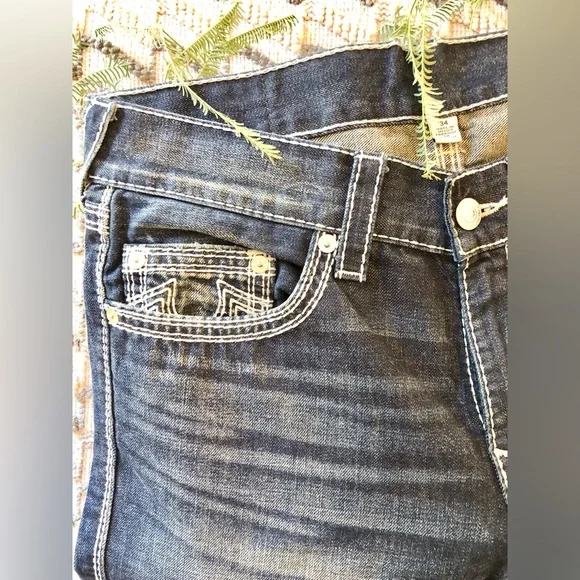 True Religion Men’s Straight Cut Dark Denim Jeans - Picture 7 of 9